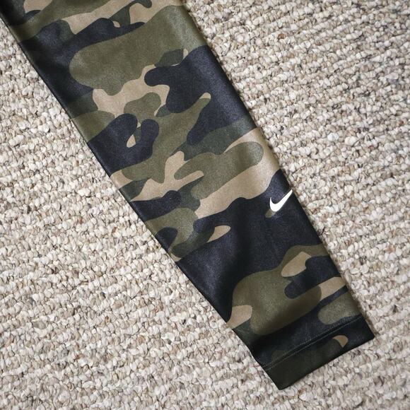 Nike Dri-Fit One Mid Rise Camo Training Leggings S Workout Active - Picture 3 of 7